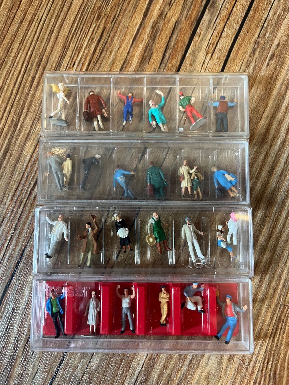 Preiser Modellbausätze & Standmodelle: Preiser H0 Figuren Set (4 Boxen) – Gebraucht aus Hirzel von momo24Horgen