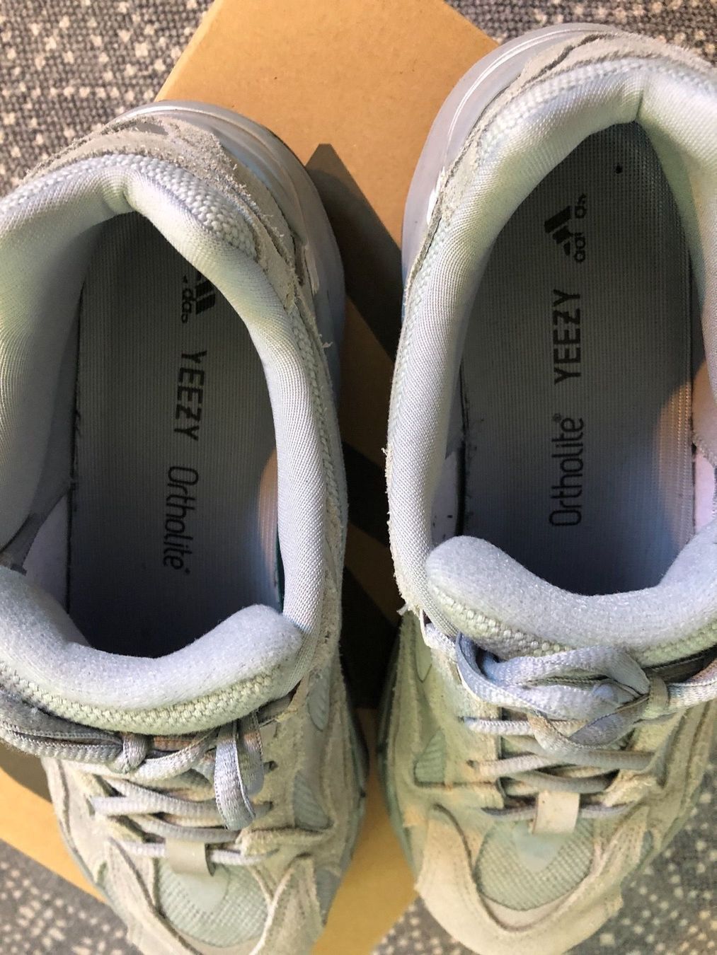 Scarpe da uomo: Adidas Yeezy Boost 700 V2 – Usato da Utzenstorf venduto da Ismaele 4