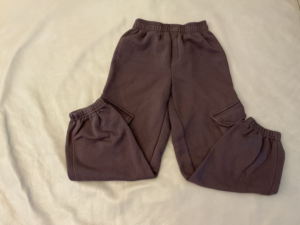 Zara Pantaloni: Zara Jogginghose, braun, Größe 152 – Usato da Oberwil BL venduto da TypeR-666