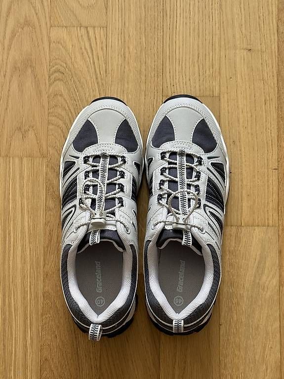 Scarpe da donna: Wanderschuhe Grösse 40 ungetragen – Usato da Effretikon venduto da lil_vgd5