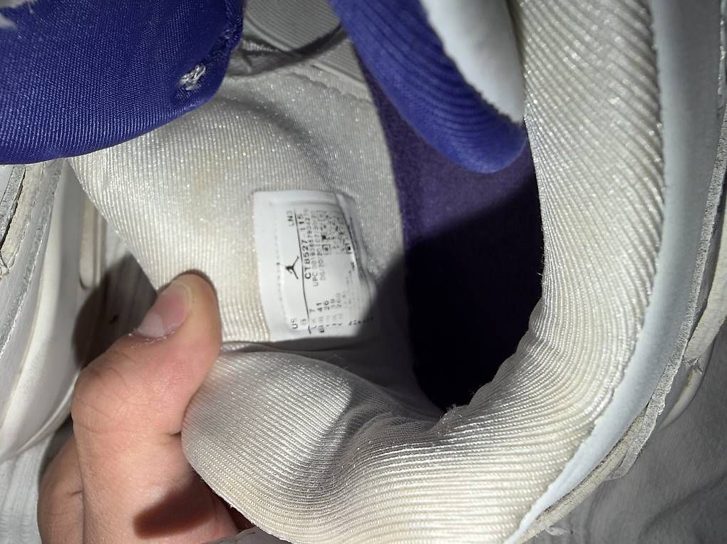 Chaussures hommes: Jordan 4 Replica – D'occasion à Geuensee par mar_ld75 2
