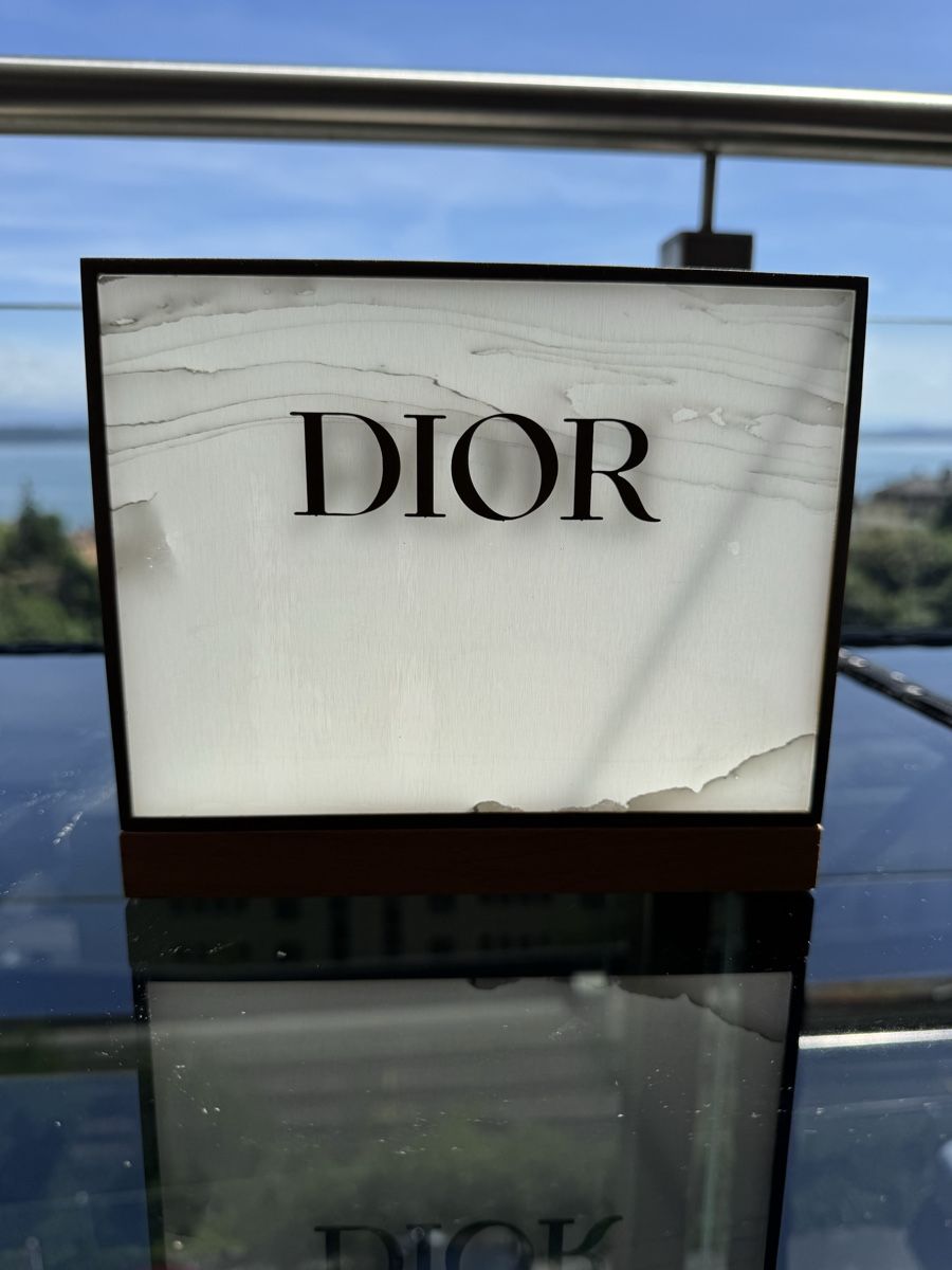 Tutte le decorazioni: Présentoir Dior effet marbre et métal cage – Nuovo (secondo la descrizione) da Neuchatel venduto da mar_9blm 7