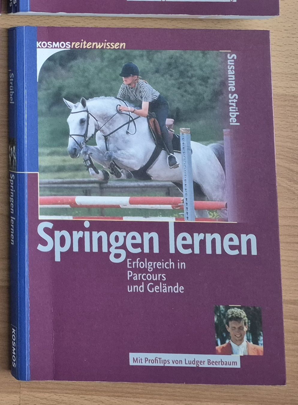 Briglie & Cavezze: Kosmos Pferdefachbuch "Springen lernen" – Usato da Meggen venduto da Orrinka20