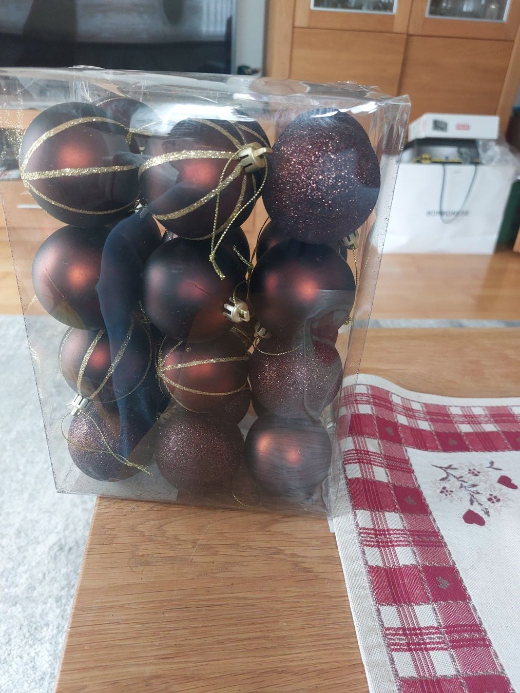 Manor Toutes les décorations: 24 Kugeln Orginalverpackt – D'occasion à Landquart par Cedes 3