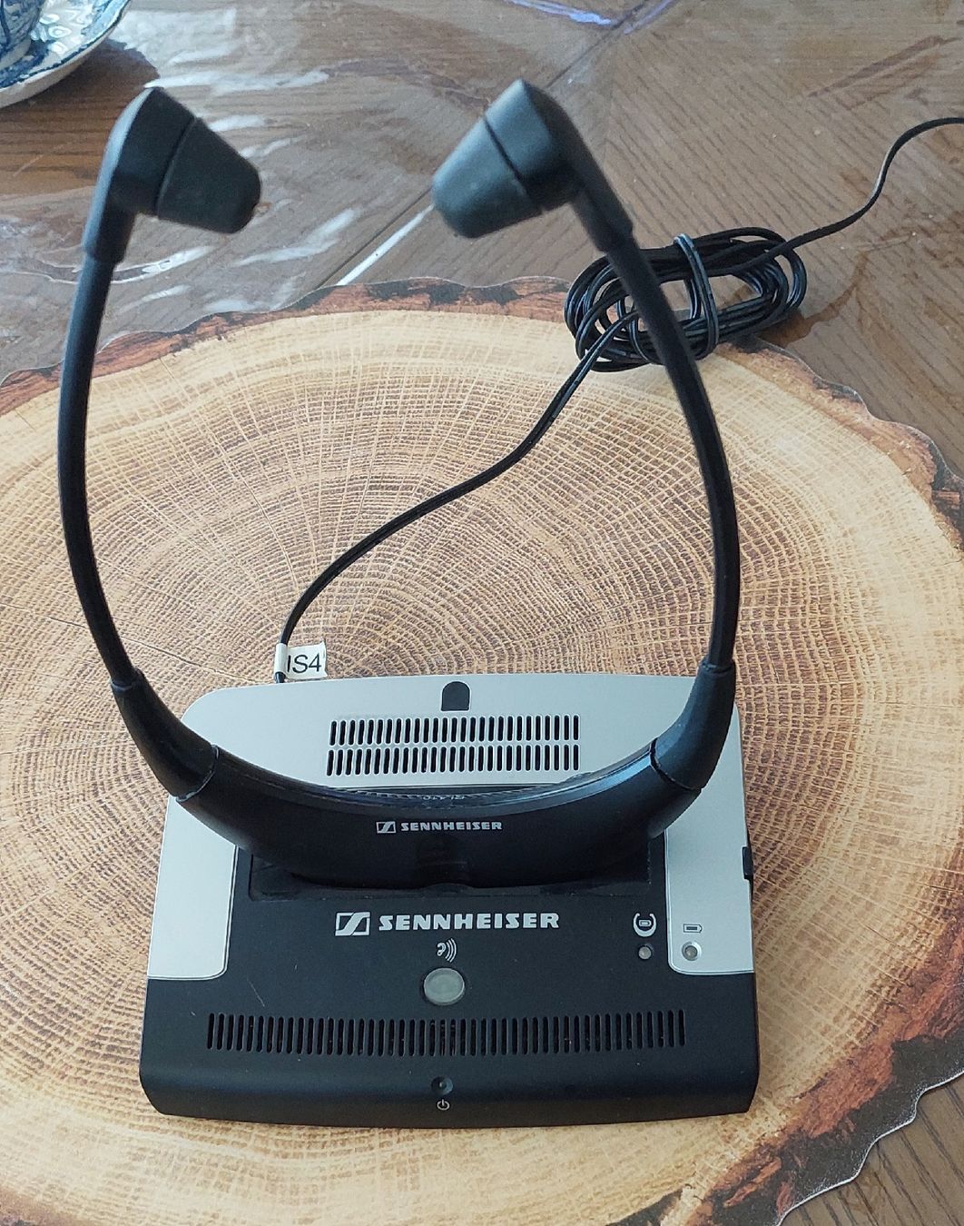 Sennheiser Cuffie: Sennheiser Infrarot Kopfhörer RI410 – Usato da Bauma venduto da rtvstr