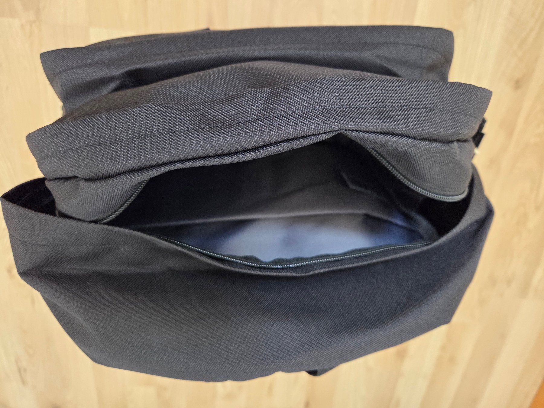 Adidas Zaini: ADIDAS - Utility Multi Pocket Backpack (33L) – Usato da Zürich venduto da nauj_b 4