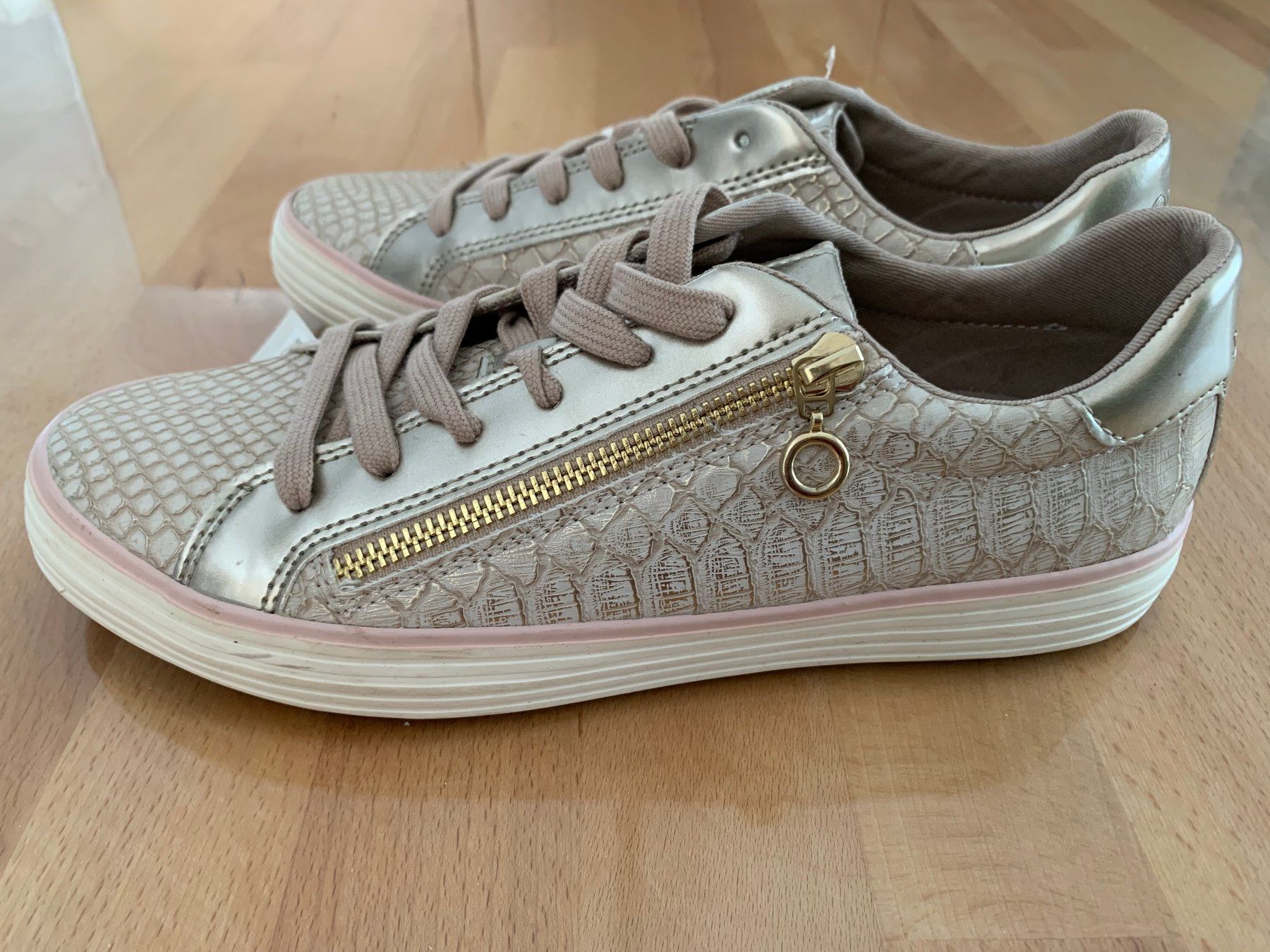S.Oliver Scarpe da donna: Sneakers s.Oliver Gr. 40 – Nuovo e nell'imballaggio originale da Wetzikon ZH venduto da EvisStore