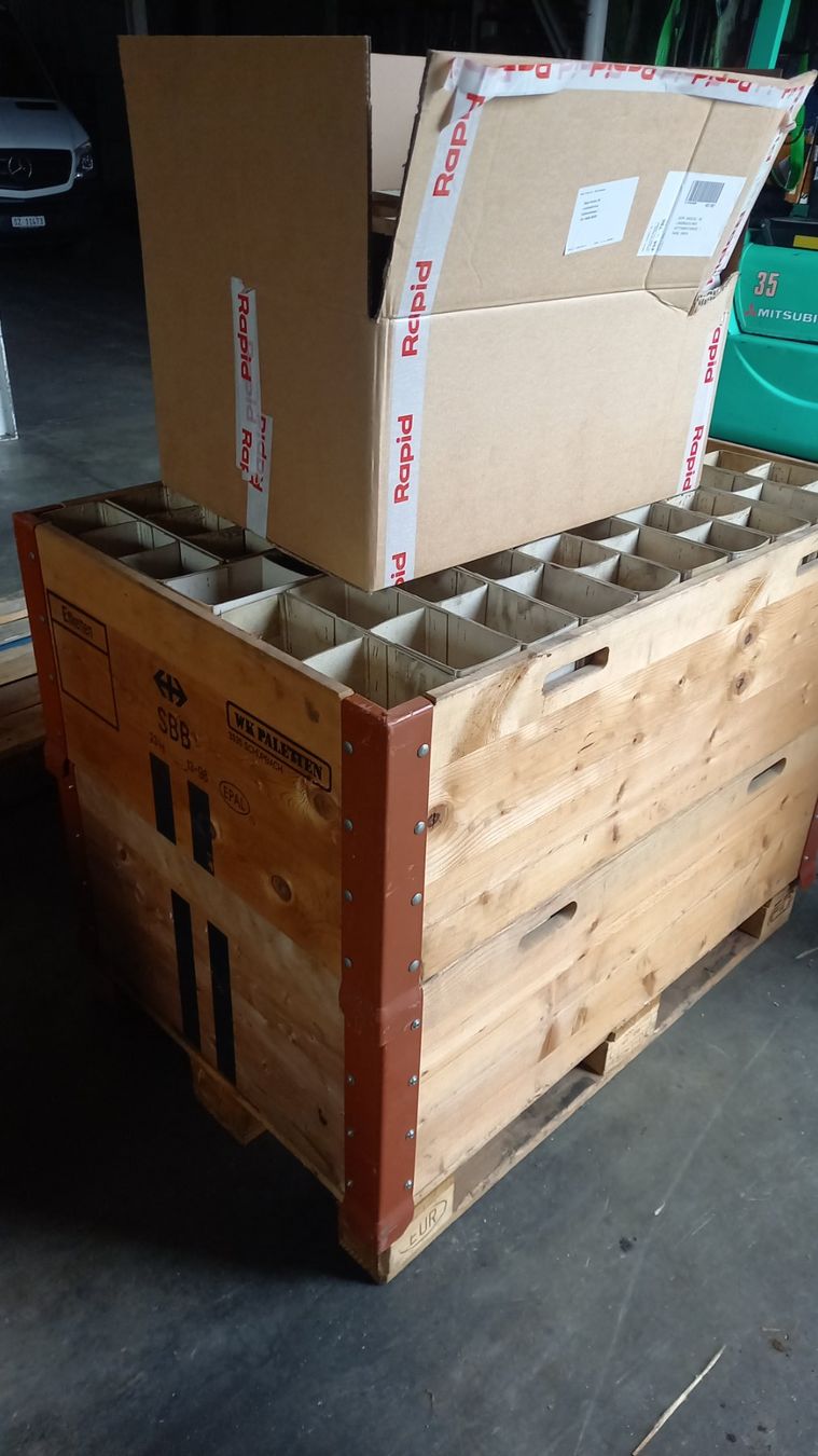 Caisses de transport: Lager Karton Kisten Kasten – D'occasion à Alosen par RF21 5