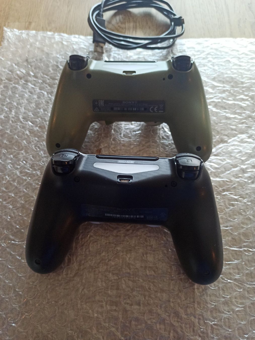 Controller: 2 x Original Controller Sony PS4 Wireless DualShock 4 V1/V2 – Usato da Oberweningen venduto da mar_87mx 5