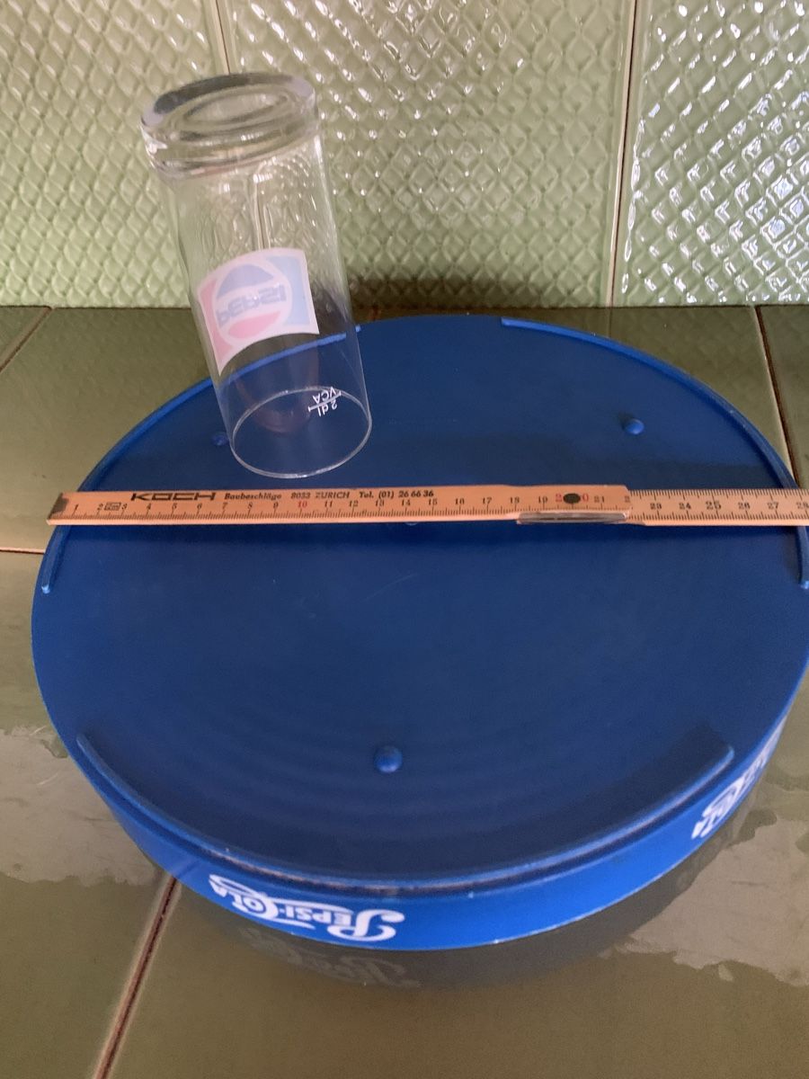 Servierplatten: Pepsi Cola Serviertablett mit Glas – Gebraucht aus Egg b. Zürich von ohtannenbaum 1