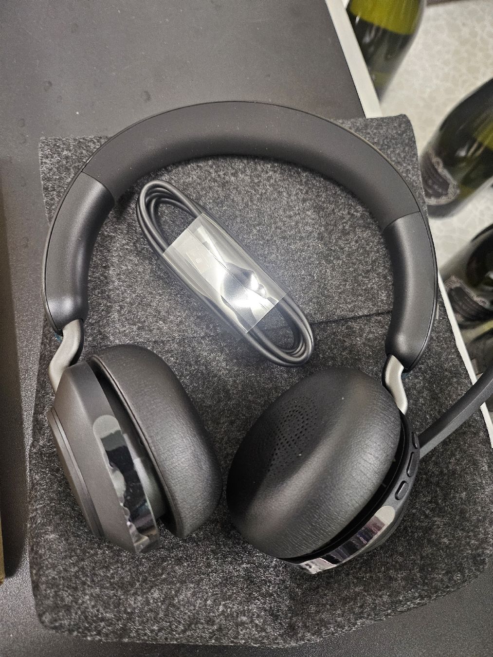 Jabra Cuffie: Neues Jabra Evolve2 65 Headset - OVP unbenutzt – Nuovo e nell'imballaggio originale da St. Gallen venduto da Cocos_Ricardo 2