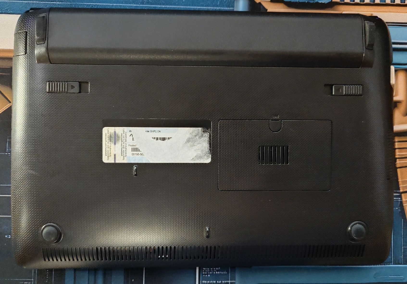 Asus Notebook: Asus Eee PC 1011PX | Intel Atom | 1GB | 160GB HDD | (Linux) – Usato da Ennetmoos venduto da Faders 7