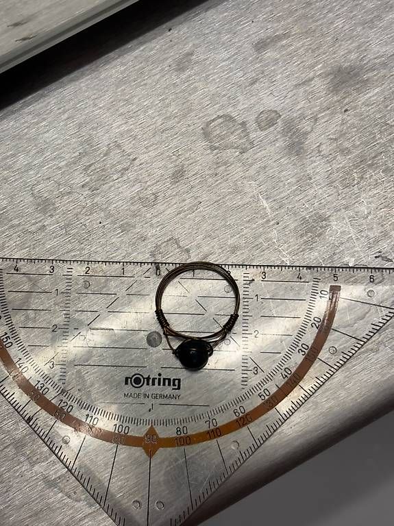 Anelli: Goldener Ring mit grünem Stein – Usato da Bern venduto da mari773 2