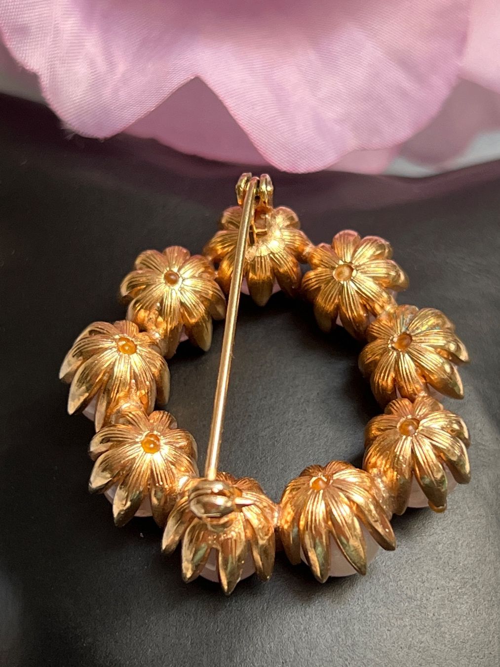 Broches & Aiguilles: Schöne Brosche vergoldet mit Rosenquarz – D'occasion à Seon par Sunny-Schmuck78 2