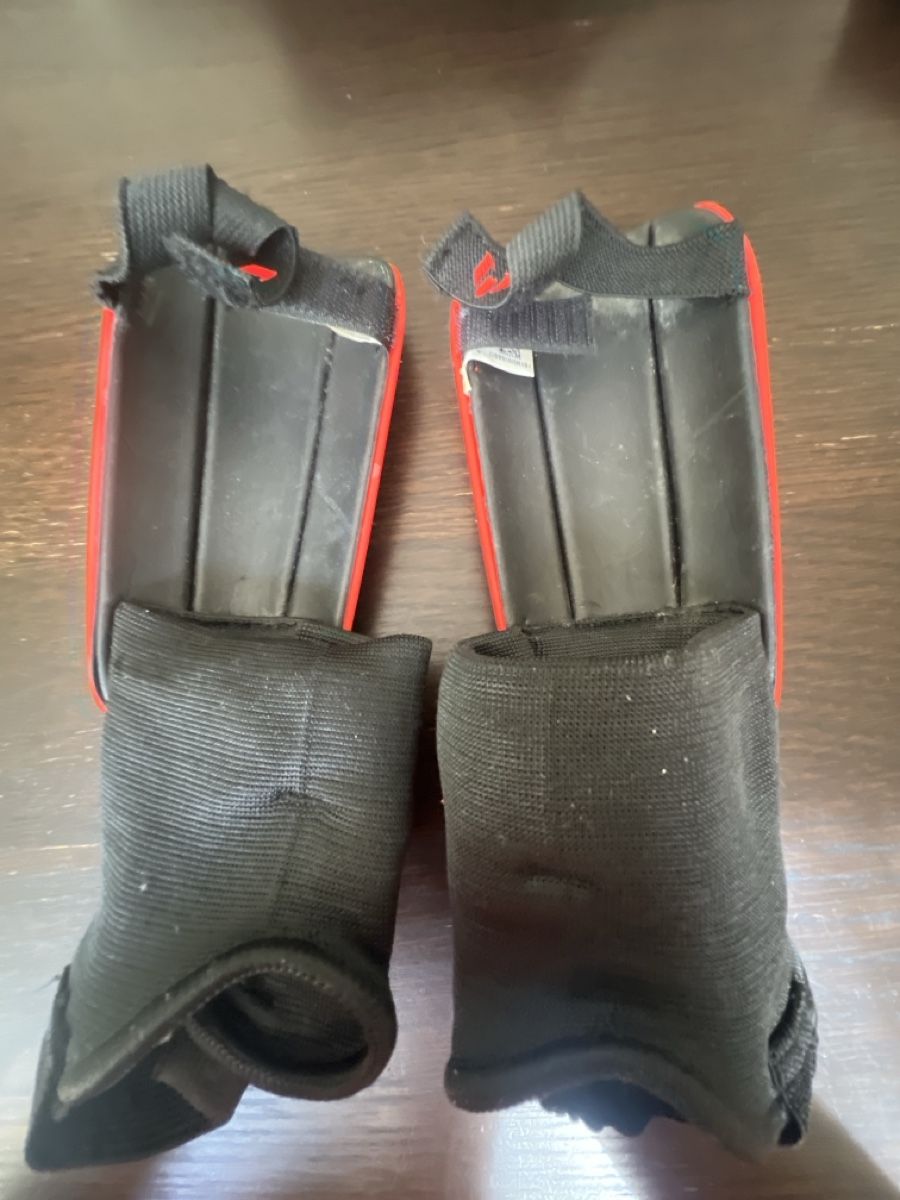 Schutz & Schoner: Messi Schienbeinschoner  – Gebraucht aus Bülach von man_mns6 1