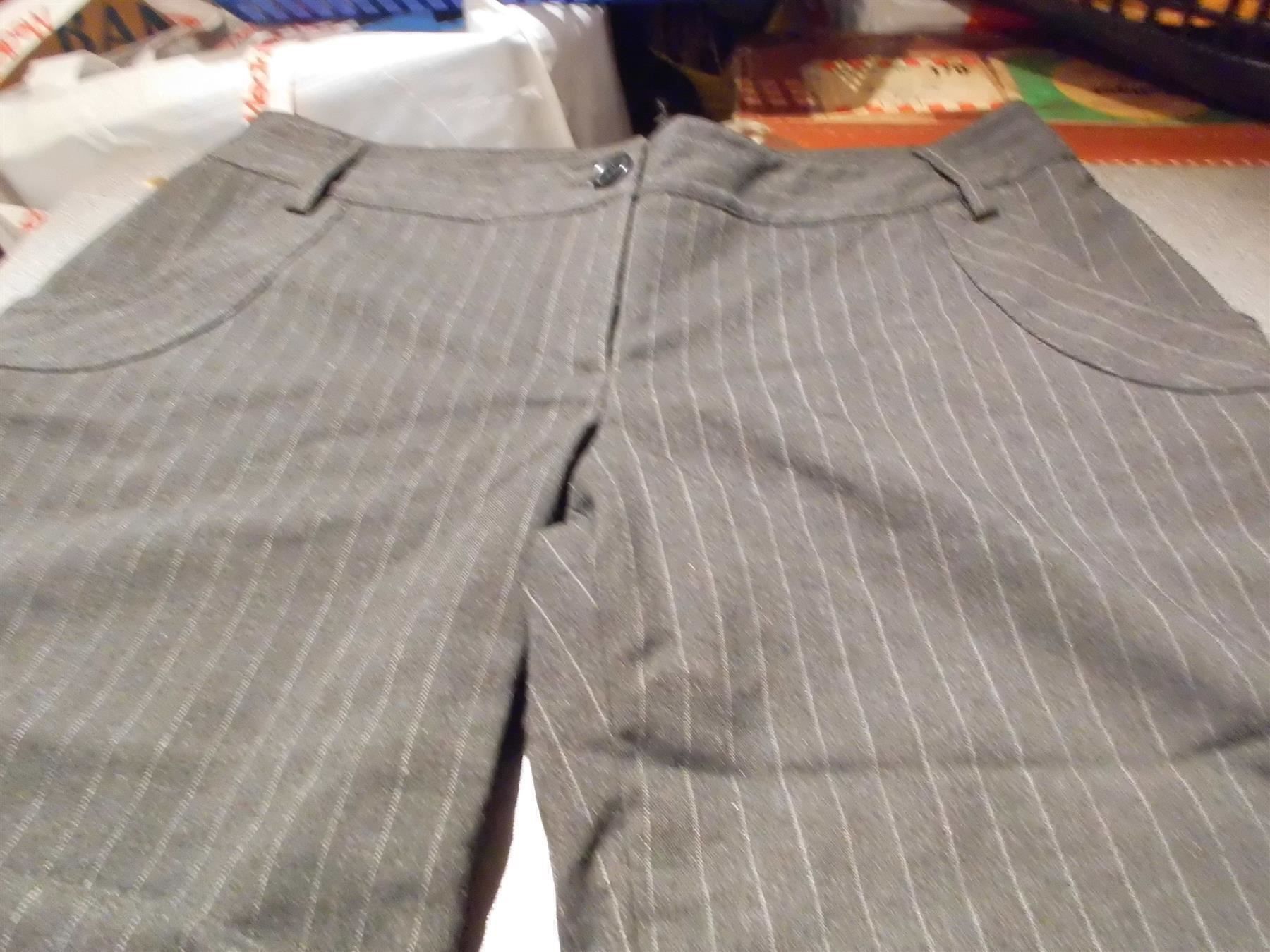 H&M Pantaloni: Hose Grösse 38, H&M, schwarz, fein gestreift – Usato da Zürich venduto da abraxas1291 1