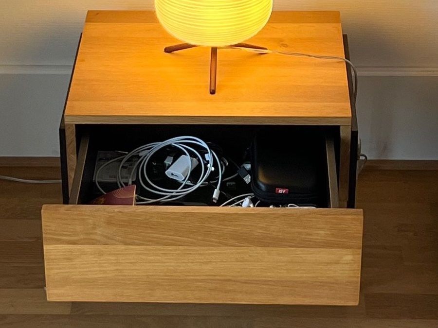Comodini: Zeitlos schöner Designer-Nachttisch mit Schublade – Usato da Zürich venduto da mar_98ft 1