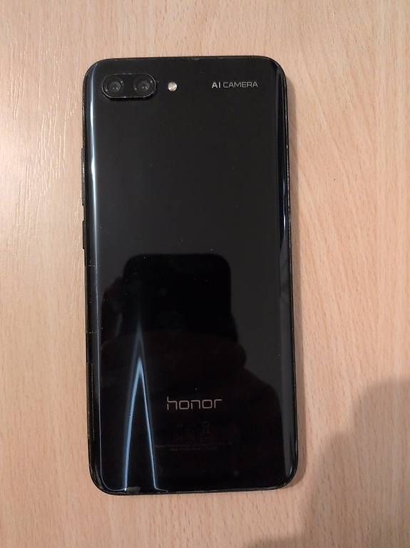 Telefoni cellulari / Smartphones: Huawei Honor 10 inkl. Hüllen – Usato da Luzern venduto da distract 2