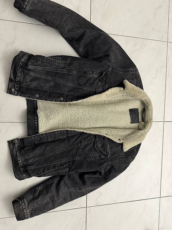 Giacche: Levi's Jacke in Schwarz grösse M – Usato da Oftringen venduto da Kad.Ha 1