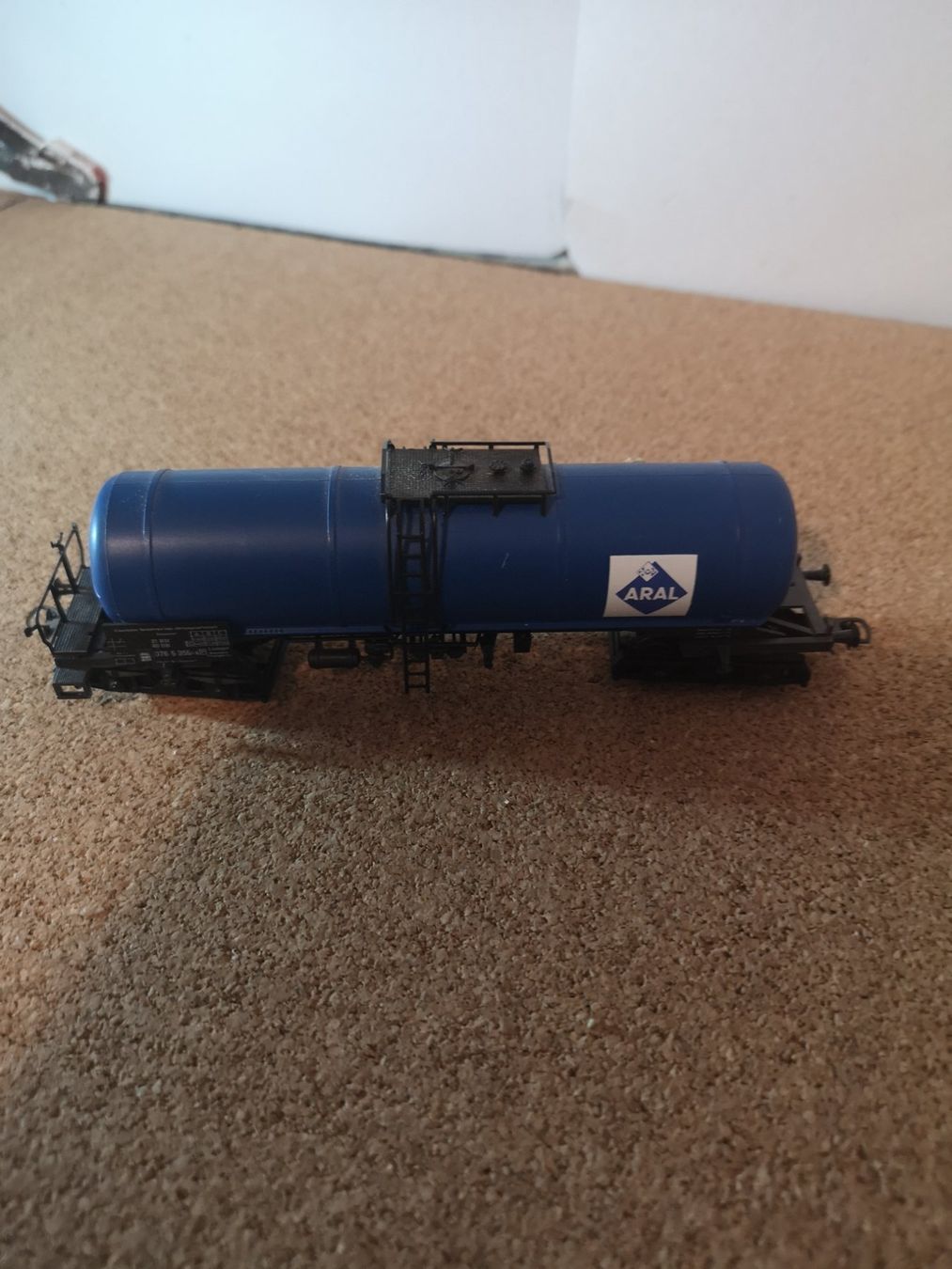 Modelleisenbahnen: Div. Tankwagen H0 – Gebraucht aus Heimberg von Newyorker5 4