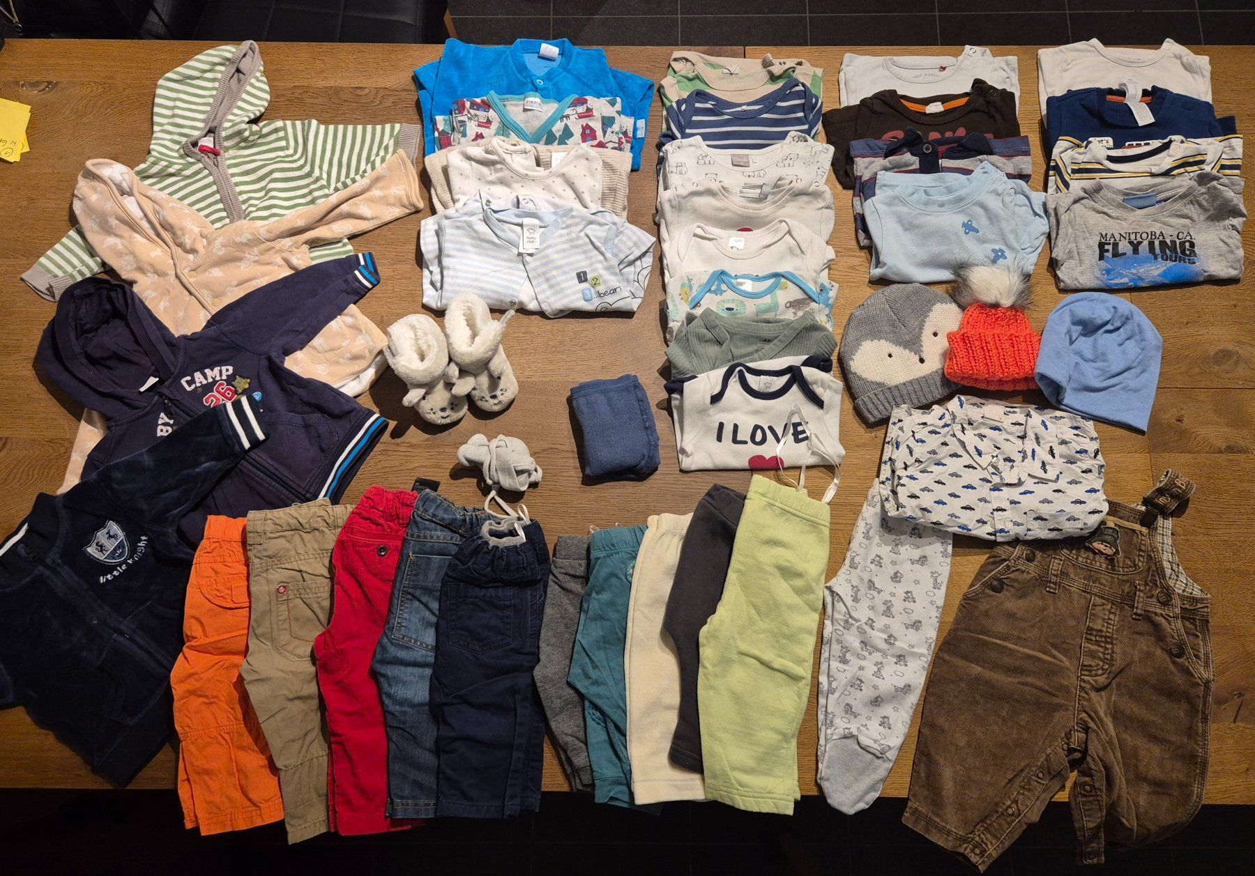 Kleiderpakete & -sets: Kleider Paket 1, 43 Teile, Winter, Grösse 68 – Gebraucht aus Menzingen von bostit69