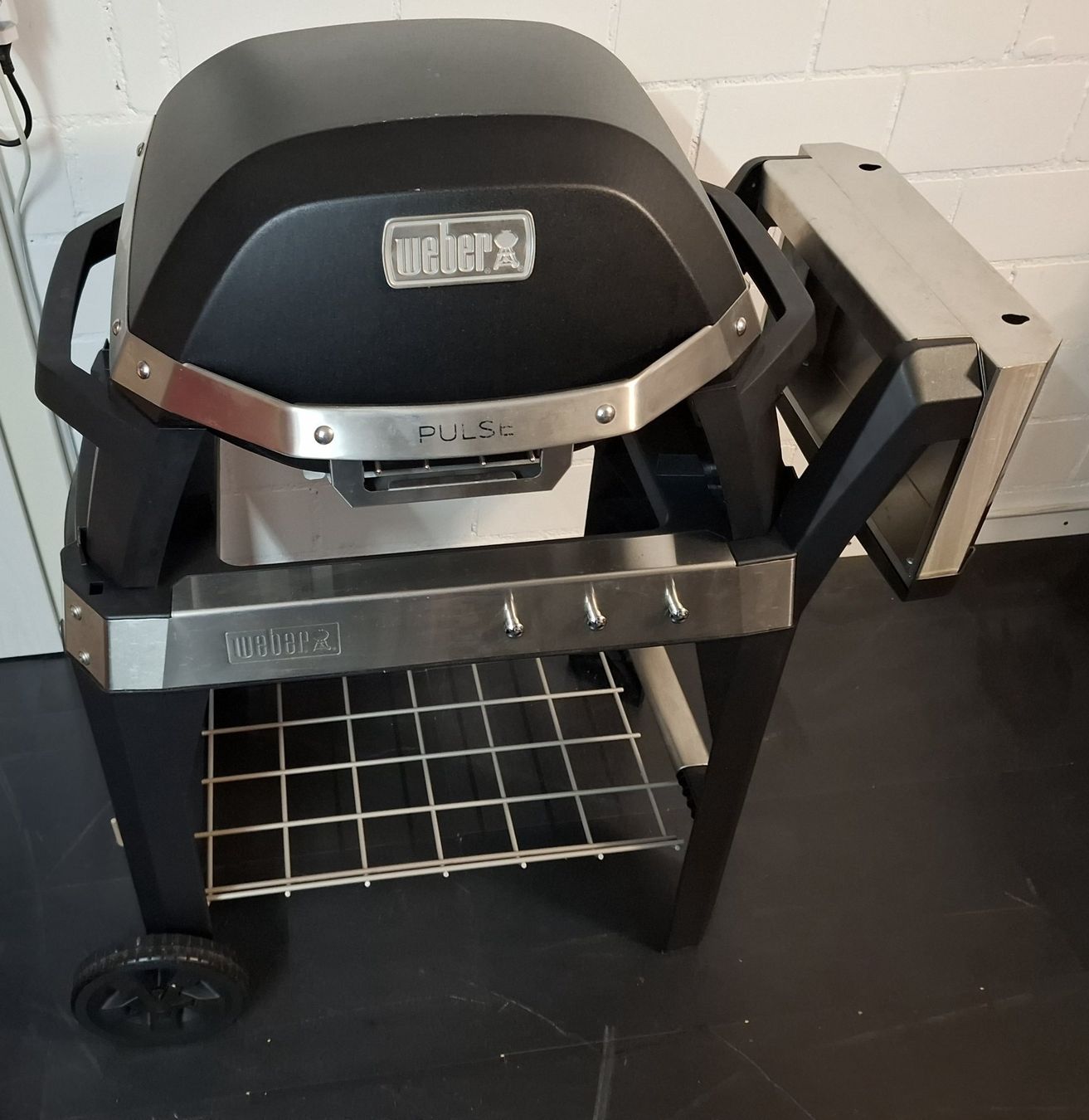 Weber Grills: Weber Pulse 2000 Elektrogrill mit Rollwagen – Gebraucht aus Derendingen von steven63 1