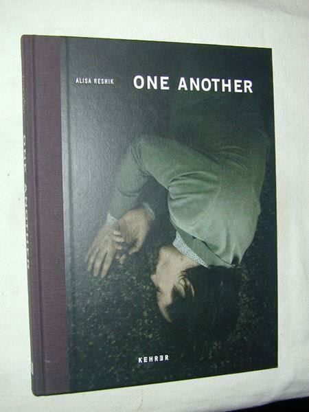 Libri: Alisa Resnik One Another fotobuch – Usato da Welschenrohr venduto da Regool