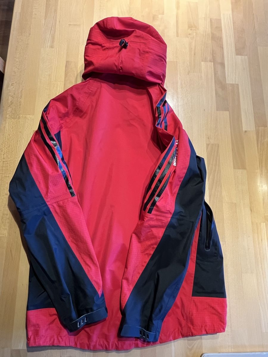 Adidas Jacken: Veste Adidas imperméable 36/38 – Gebraucht aus Vers-l'Eglise von aniog69 2