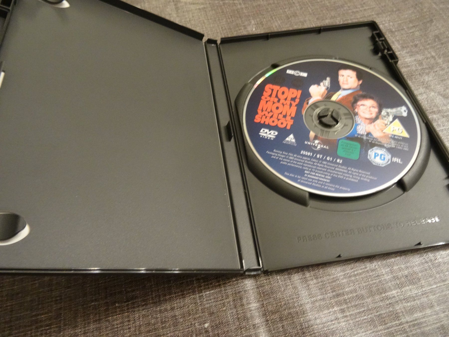 Alle DVDs: DVD Stop oder meine Mama schiest Sylvester Stallone – Gebraucht aus Olten von Disc-Verkauf 1