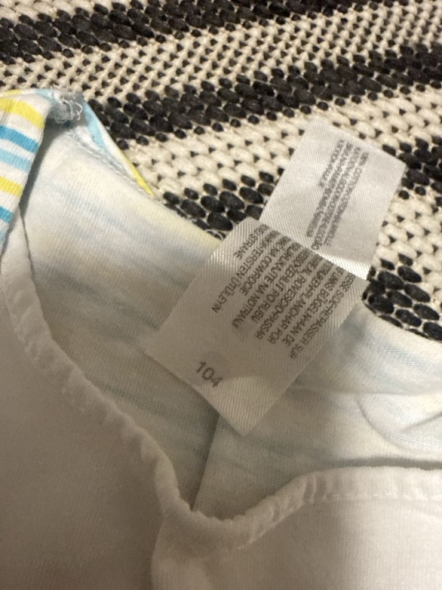 C&A Camicette, T-shirt & Top: Sommerliches shirt Grösse 104 – Usato da Zürich venduto da Krikri21 1