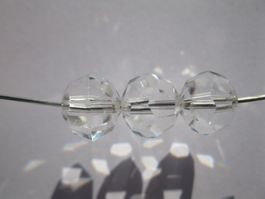 25 Glasperlen facettiert, klar, 8mm