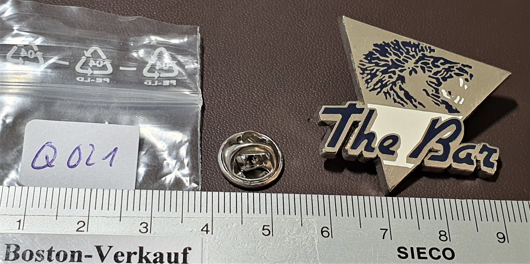 Broches & Aiguilles: Q021 - Pin Lowe The Bar – D'occasion à Reinach BL par Boston-Verkauf 1