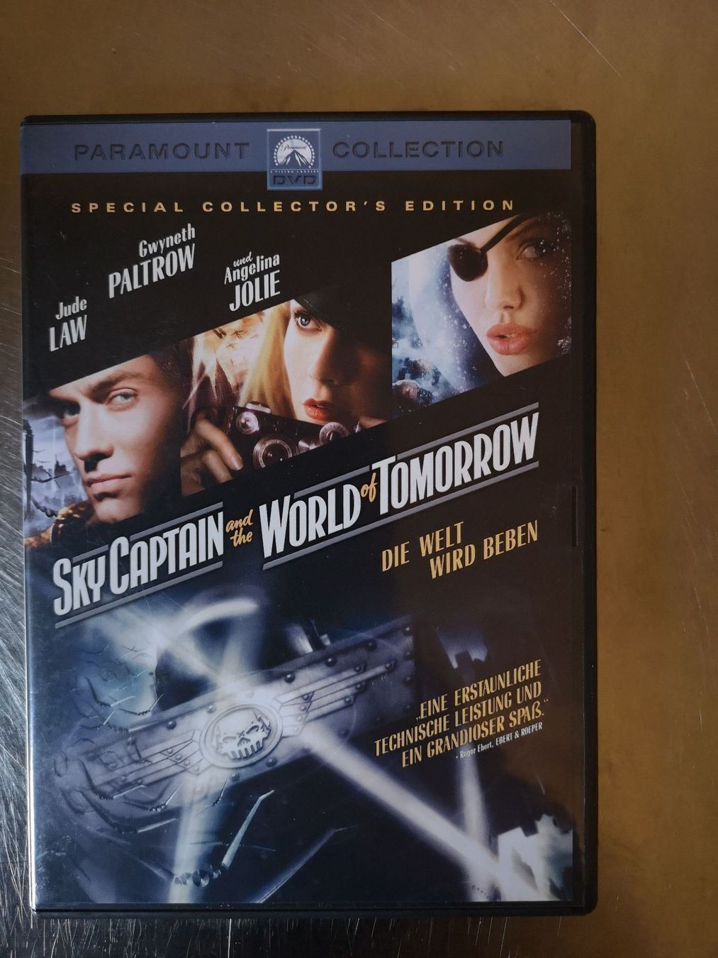 Tutti i DVDs: Sky Captain & World of Tomorrow – Usato da Rothrist venduto da FLUEWALD