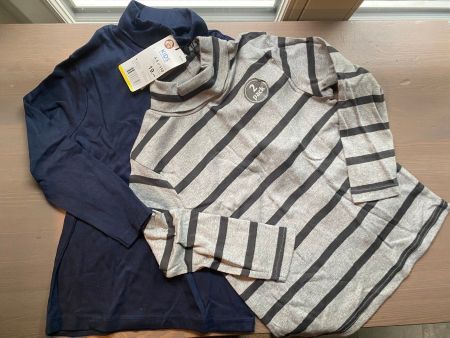 lot 2x Pull taille 110 neuf