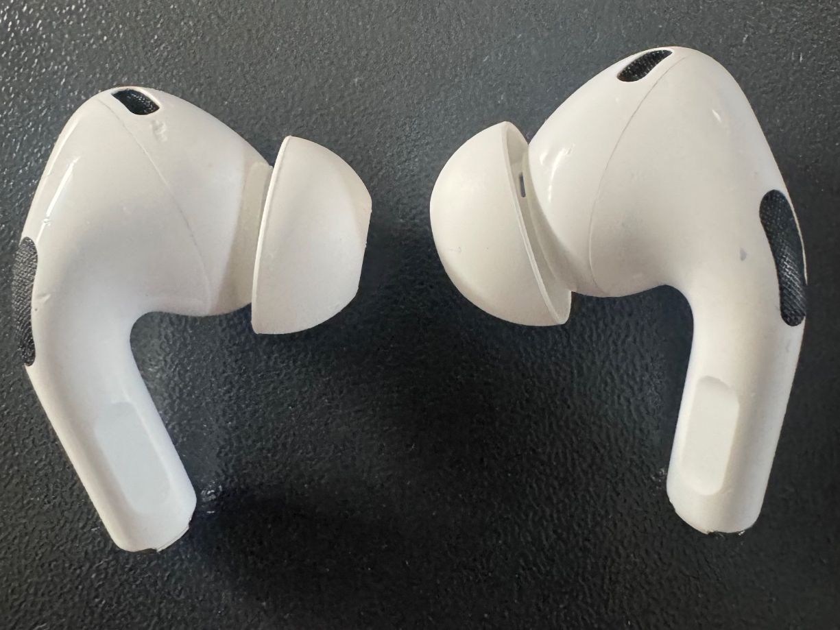 Apple Cuffie: AirPods Pro 2. Gen ohne case – Usato da Schaffhausen venduto da michelle_2020 1