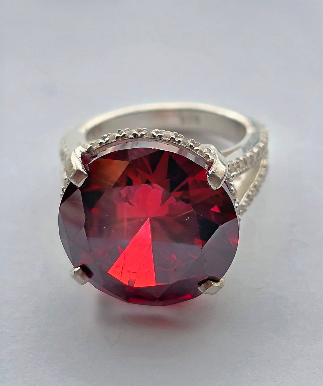 Anelli: Solitaire Ring mit rotem Topas – Nuovo (secondo la descrizione) da Zürich venduto da Benedikt21 1