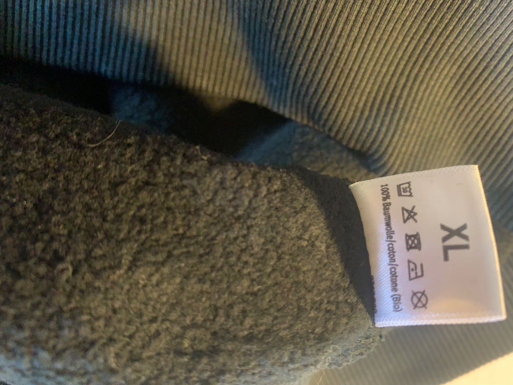 Vestiti: Joggingdress – Usato da Taegerig venduto da kat_t8hk 2