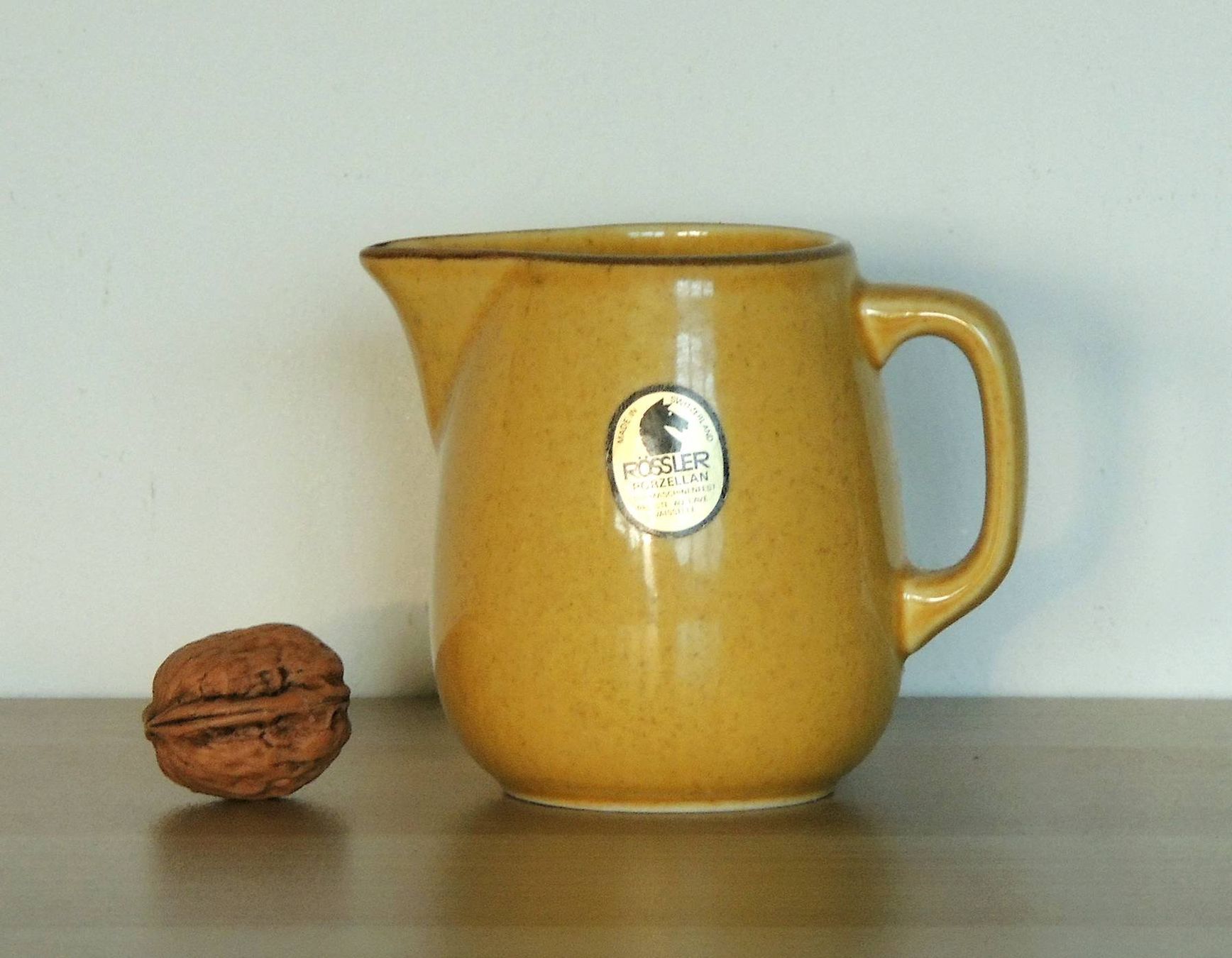 Rössler Caraffe: Pot crémier jaune moutarde, 0.2 litre, Rössler, 1950-60s – Usato da La Chaux-de-Fonds venduto da Helene2300