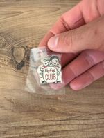 Pin’s Fip-Fop Club