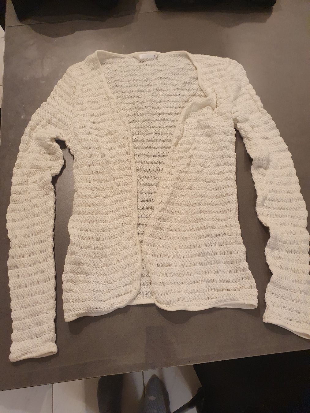 Only Pulls & Sweat-shirts: Only Strickjacke, Gr. S – D'occasion à Muttenz par Ela_Manu