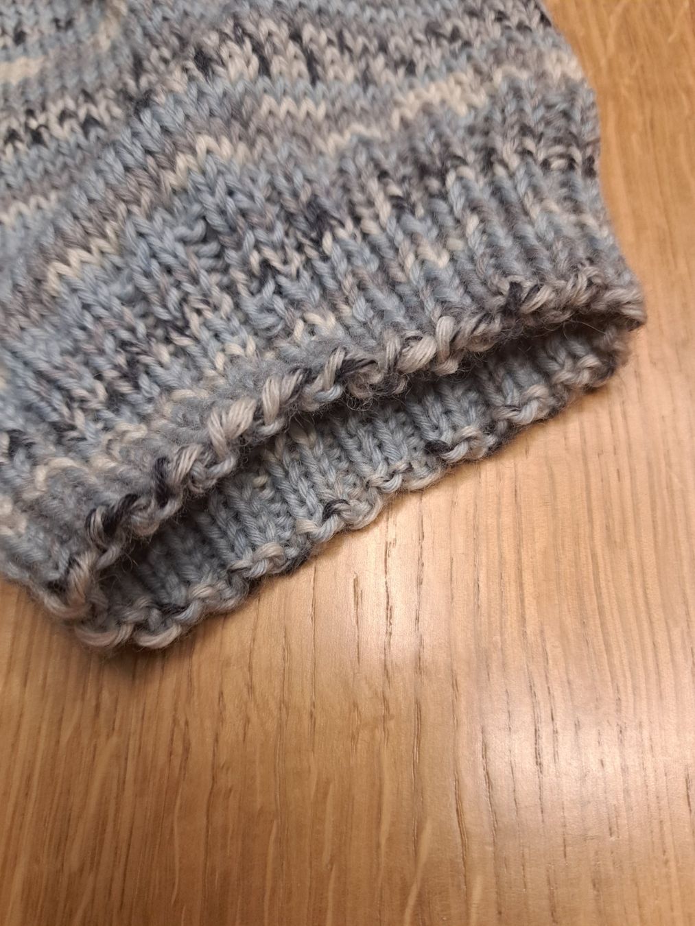 Wolle: Warme Wintermütze, handgestrickt, hellblau-grau-meliert – Neu und originalverpackt aus Au (SG) von mavi4114 2