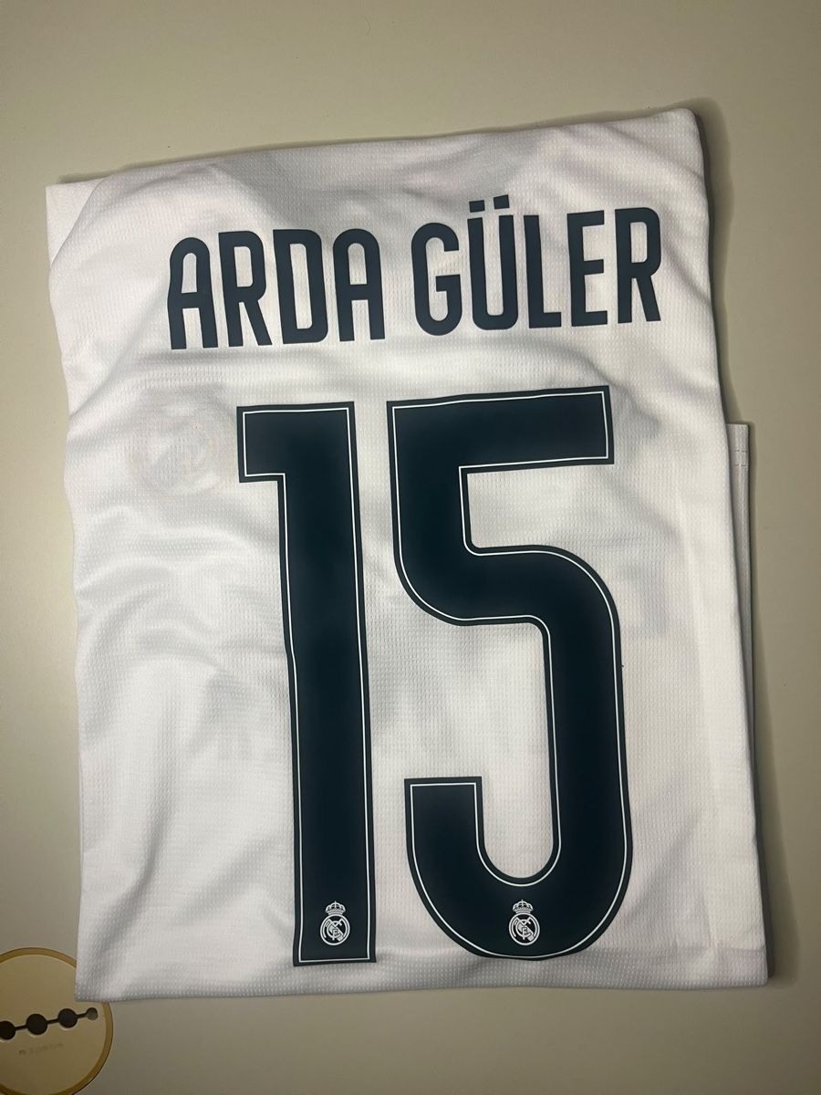 Real Madrid Leibchen & Hosen: Arda Güler Trikot – Neu und originalverpackt aus Biel/Bienne von Husseinsheikho