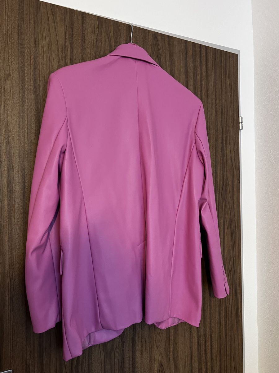 Bershka Jacken: Pinker Kunstleder Blazer – Gebraucht aus Buochs von sab_88n5 1