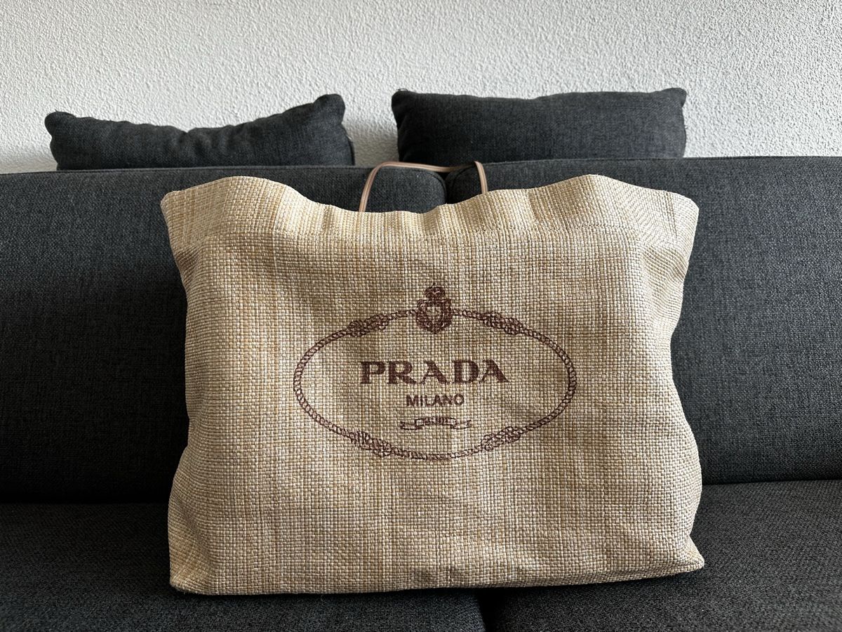 Prada Taschen für Damen: Prada Strandtasche – Gebraucht aus Bäch SZ von ruslena29