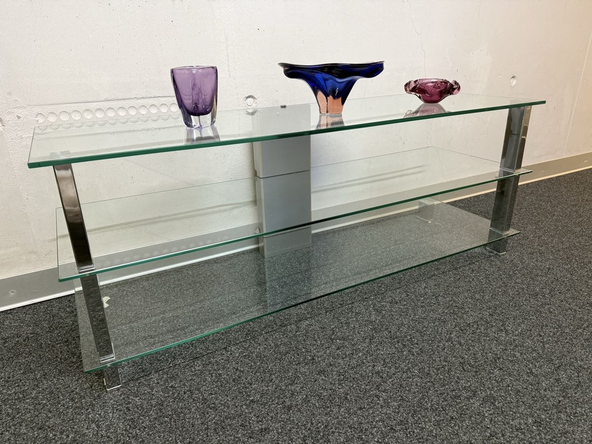 Regale: Glas TV-Möbel mit Chromgestell 3 Ablagen – Gebraucht aus Bern von Delamer 1