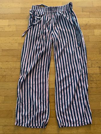 Feine Hosen gestreift Grösse 158 C&A