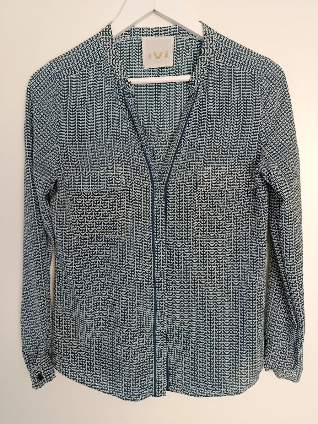 Camicette: IVI Collection Gemusterte Seidenbluse mit Taschen – Usato da Weiach venduto da sim_8s27
