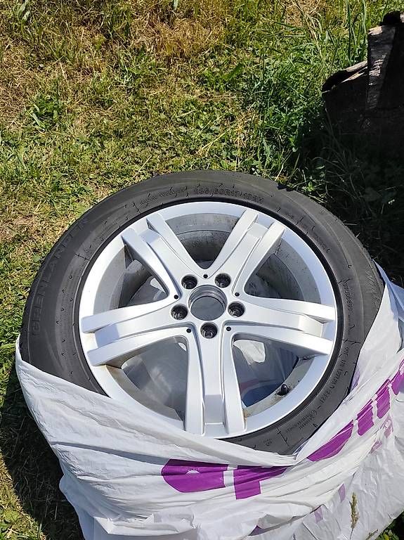Mercedes-Benz Pneus & Kompletträder: Alufelgen 17" mit Winterreifen – Gebraucht aus Wimmis von P4tEkP87