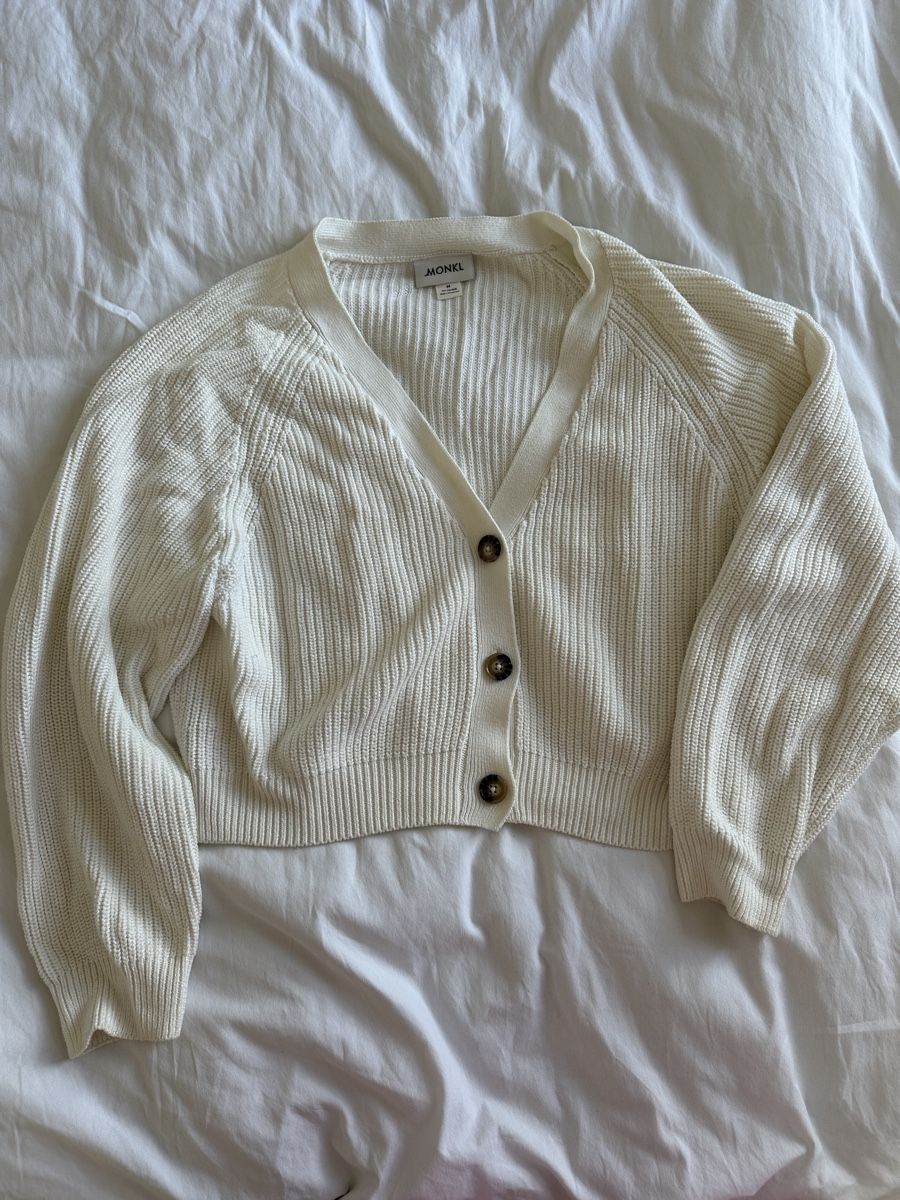 Monki Pulls & Sweat-shirts: Weisser Strick Cardigan – D'occasion à Zürich par Laui91