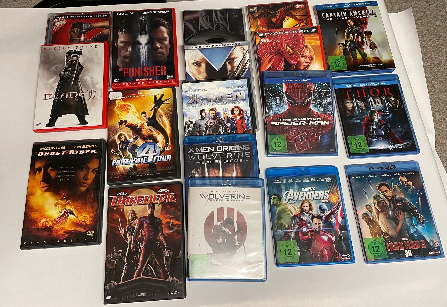 Tutti i DVDs: Superhelden Set, 21 DVD und Blu-Ray, 2 Serienboxen – Usato da Löhningen venduto da Hitman77 1